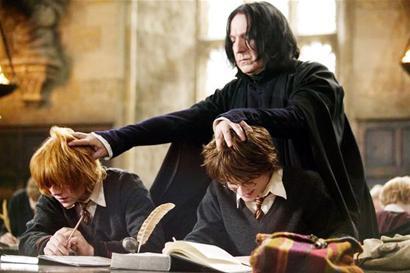 斯内普VS麦格教授,哪个在现实中更受学生尊敬?_扑家汉化平台_扑家汉化组_扑家吧