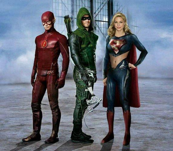 dc电视超级英雄一家亲 女超人、闪电侠、绿箭