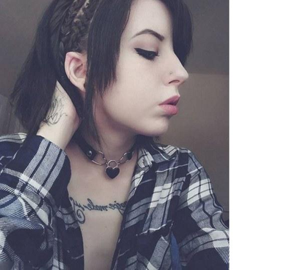 国外美女恋《魔兽》暗夜精灵 整形成精灵耳_扑