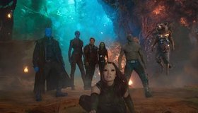 美队钢铁侠都变丧尸了?看世界首富生吃活虫!丧