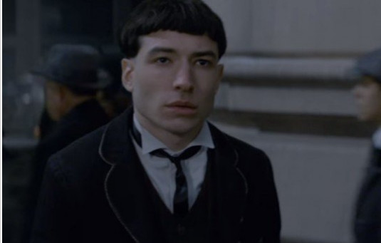 闪电侠演员竟是动漫宅 对日本作品如数家珍_扑